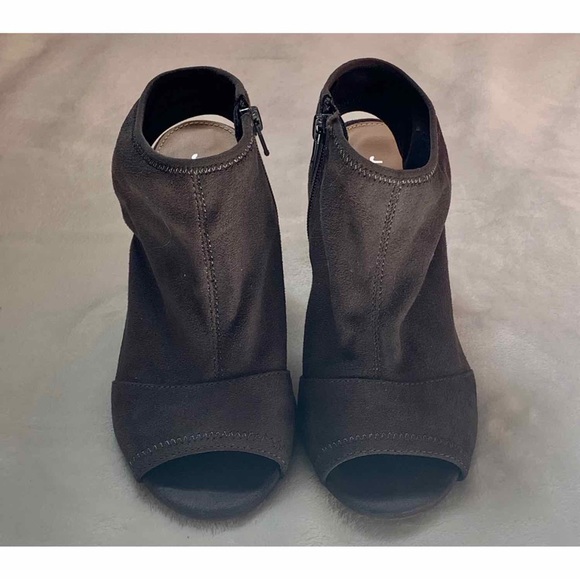 Joe Fresh Heels - Picture 3 of 4